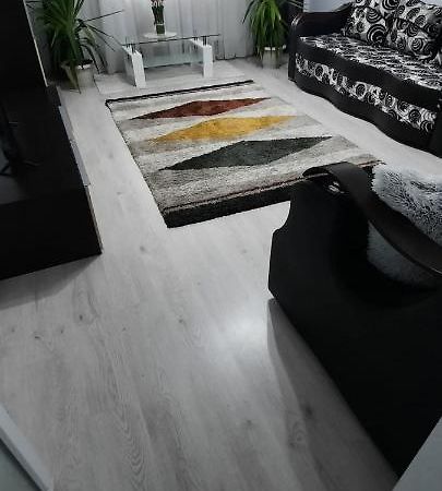 Apartament La Denis Bîrlad Kültér fotó